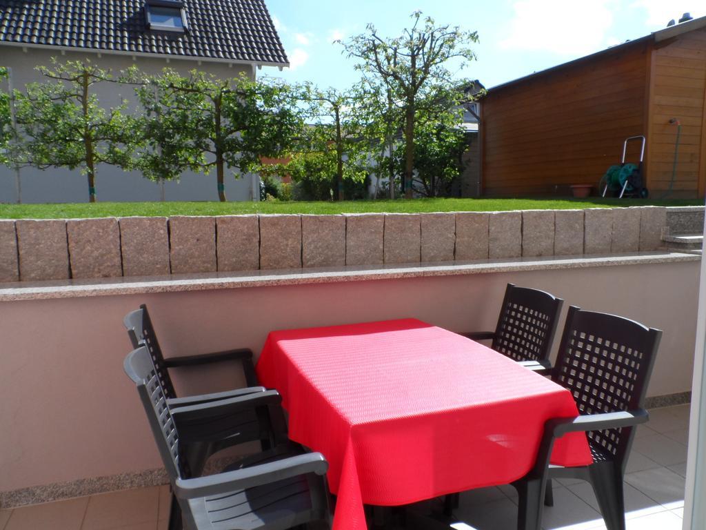 Ferienwohnung Strak Еттенгайм Номер фото